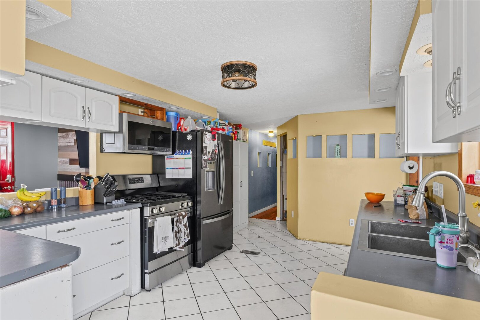 1095 Eastview Drive Property Photo 6
