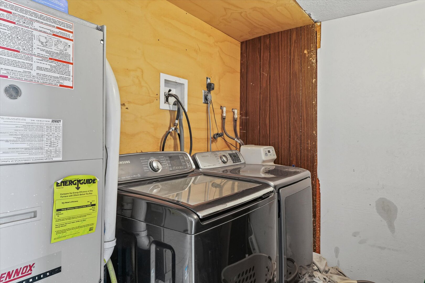 1095 Eastview Drive Property Photo 8