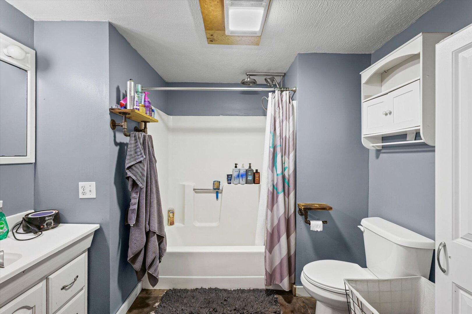 1095 Eastview Drive Property Photo 9