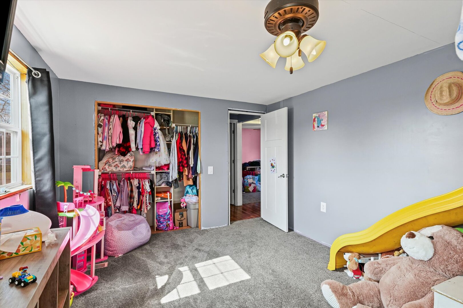 1095 Eastview Drive Property Photo 11