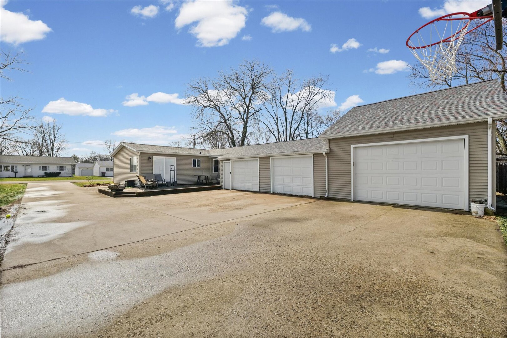 1095 Eastview Drive Property Photo 17