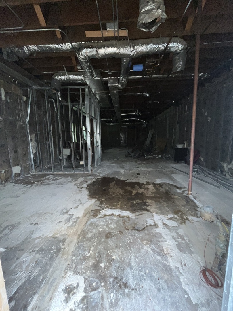 10019 S Western Avenue Property Photo 4