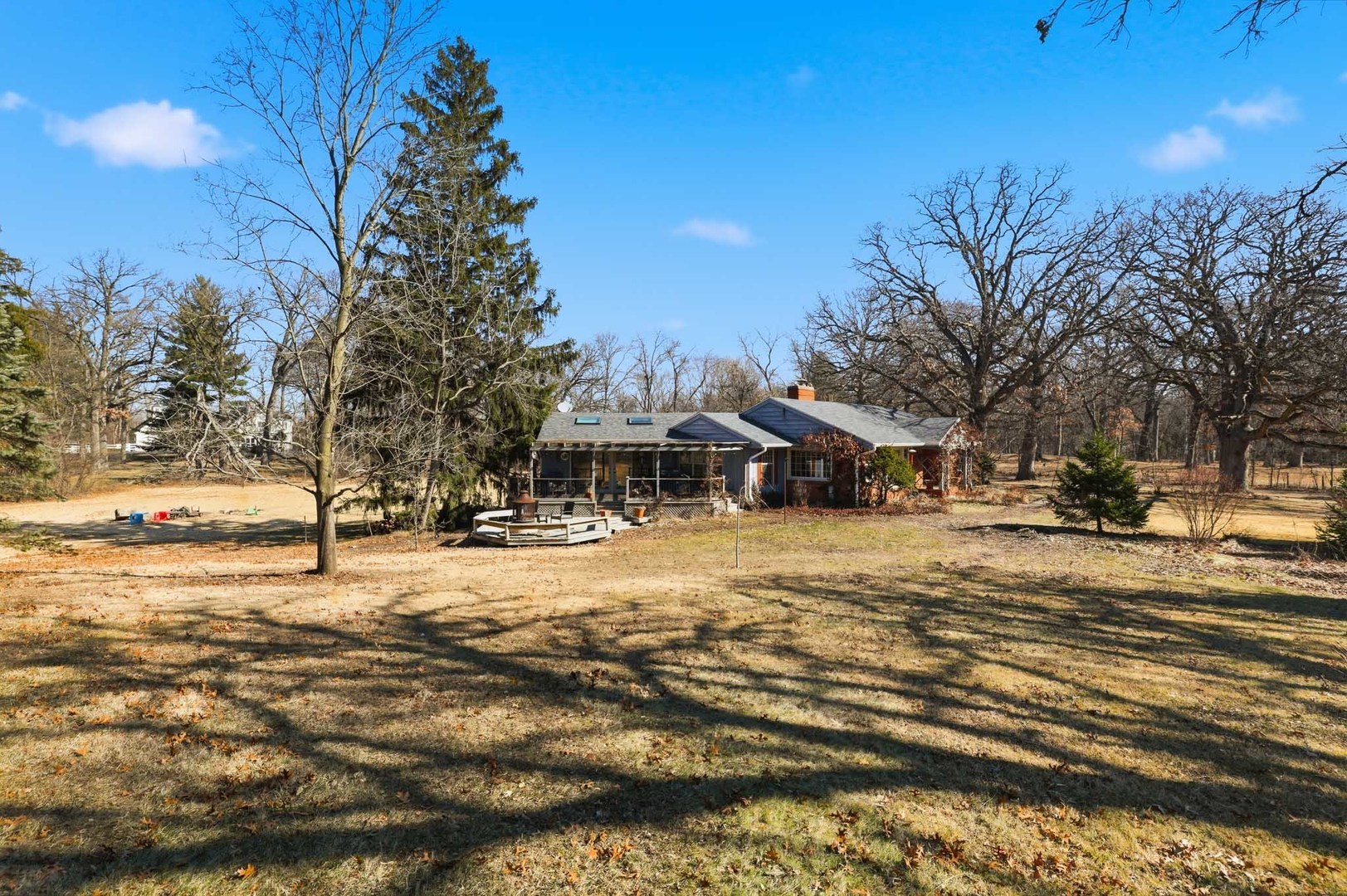 30w030 Schick Road Property Photo 1