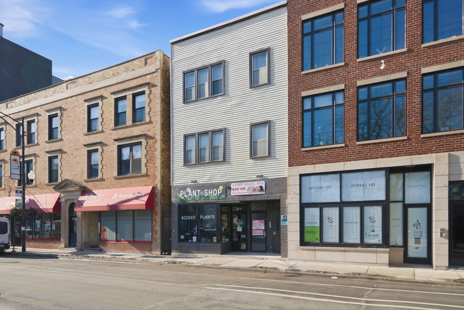 3240 N Clark Street Property Photo 2