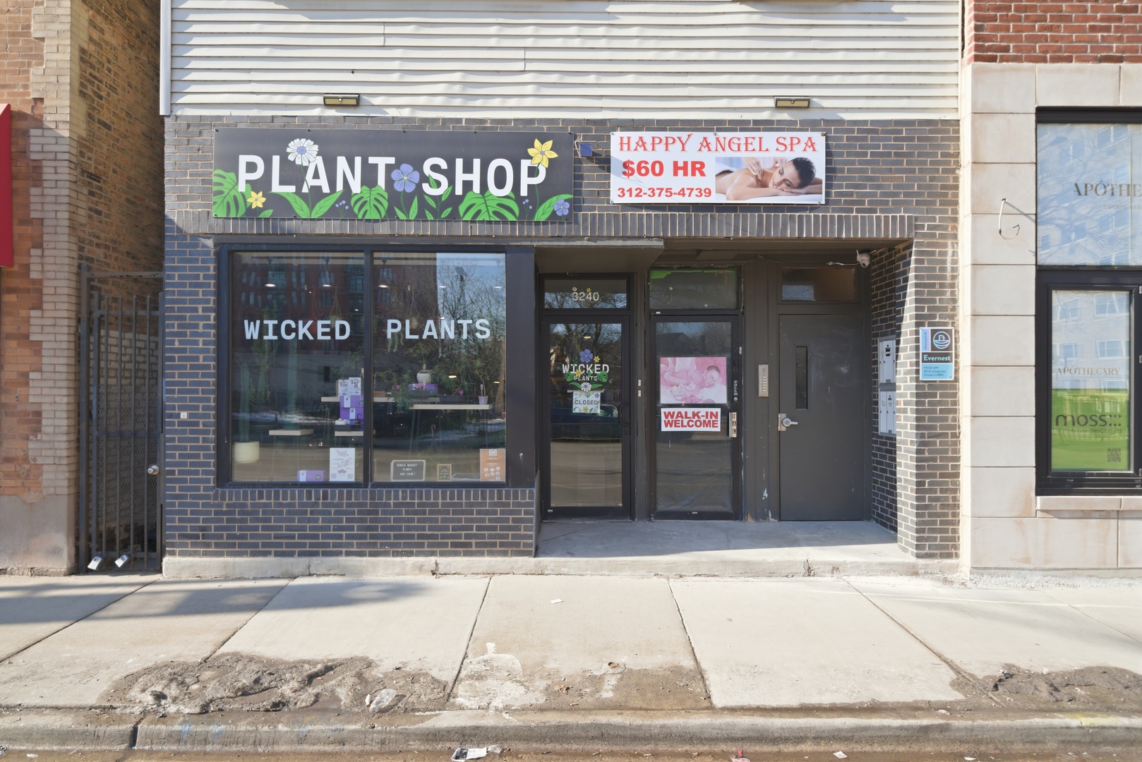 3240 N Clark Street Property Photo 4