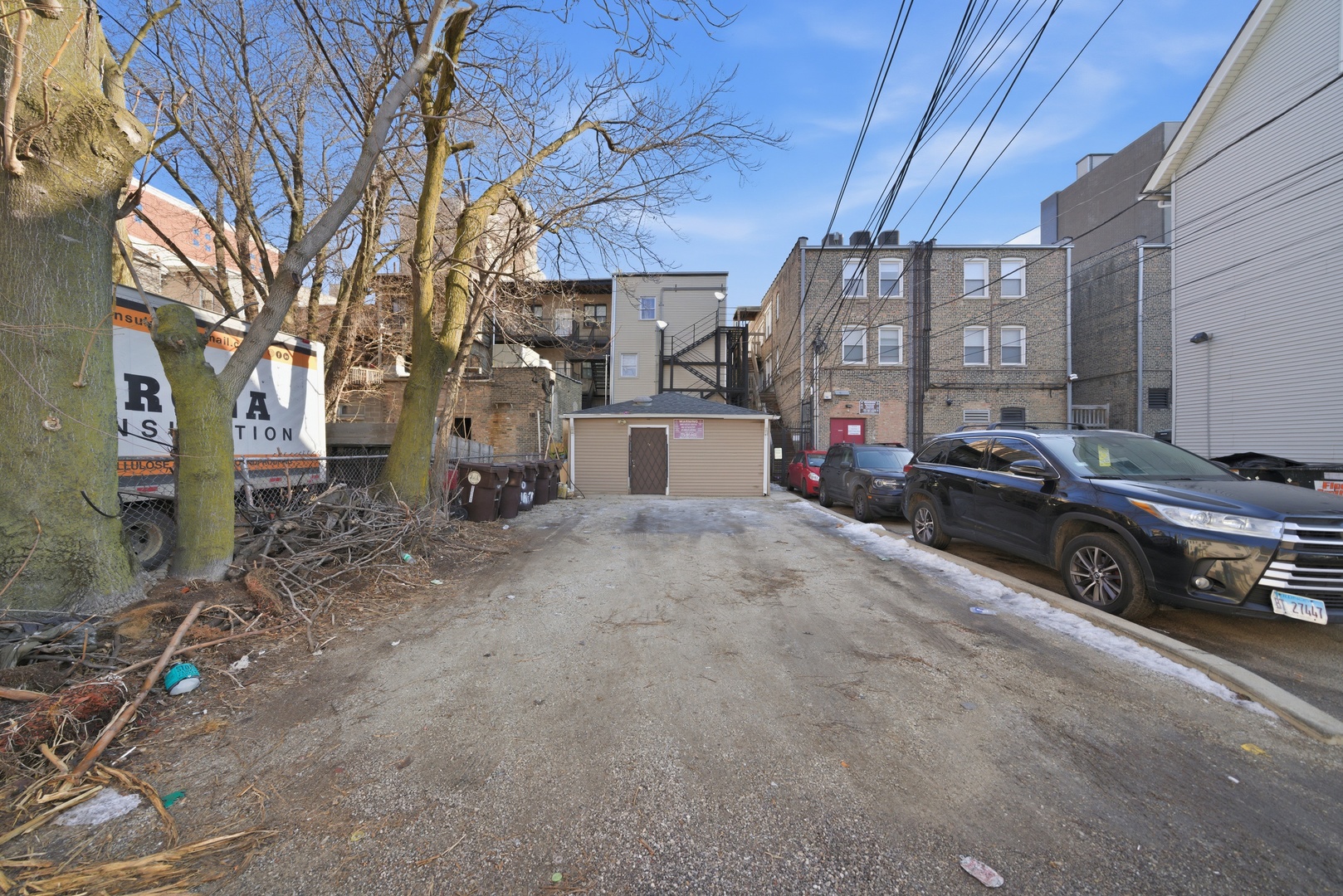 3240 N Clark Street Property Photo 5