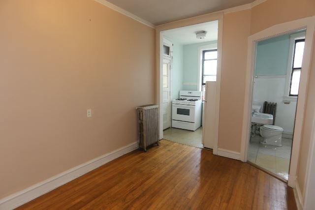 1923 W Winnemac Avenue 3 Property Photo 4