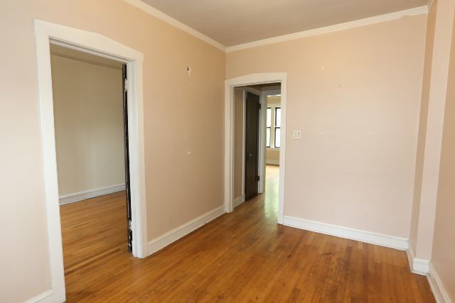 1923 W Winnemac Avenue 3 Property Photo 8