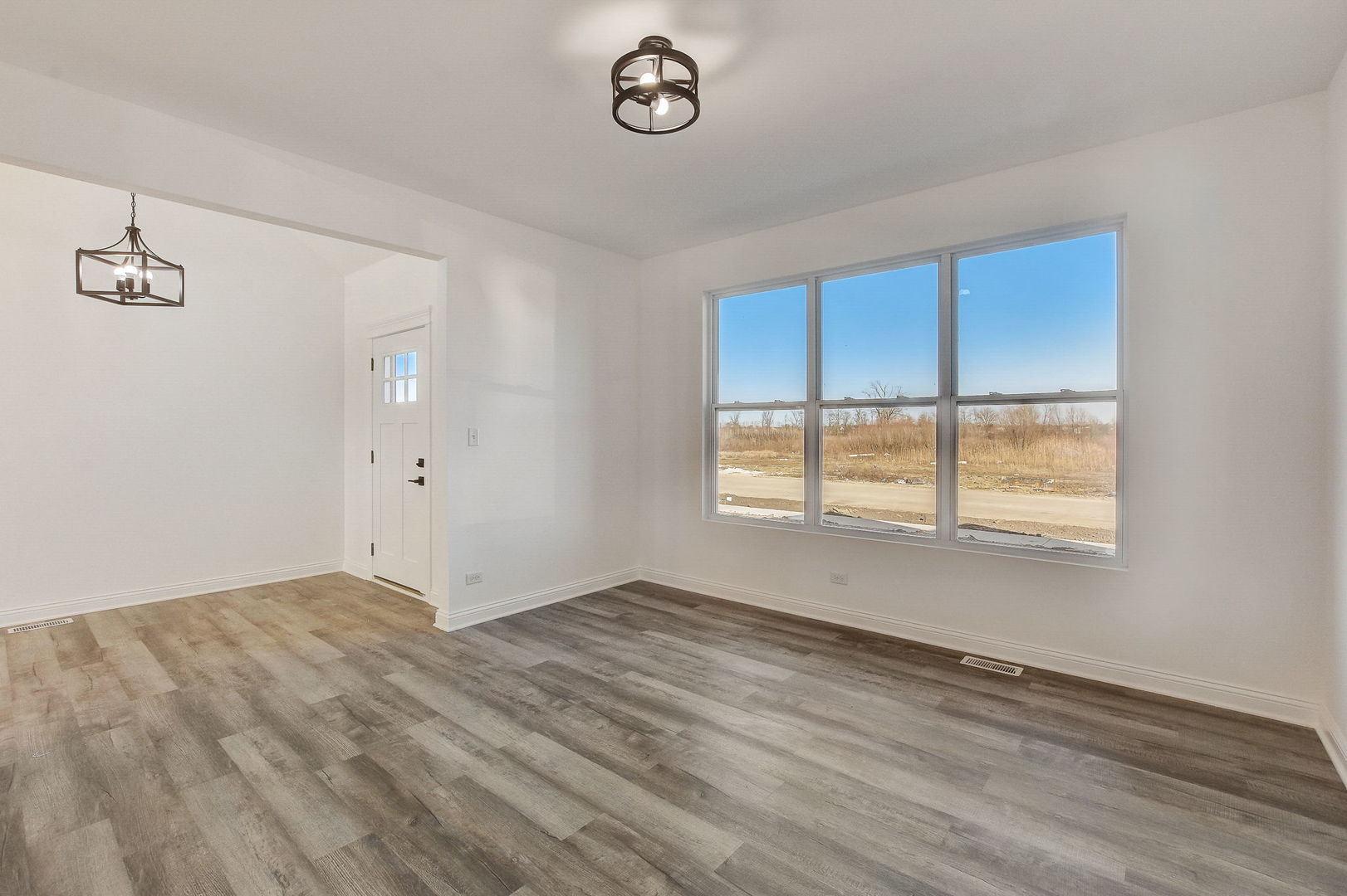 20813 Elwood Street Property Photo 8