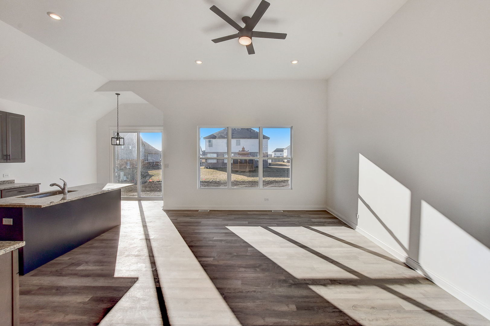 20813 Elwood Street Property Photo 13