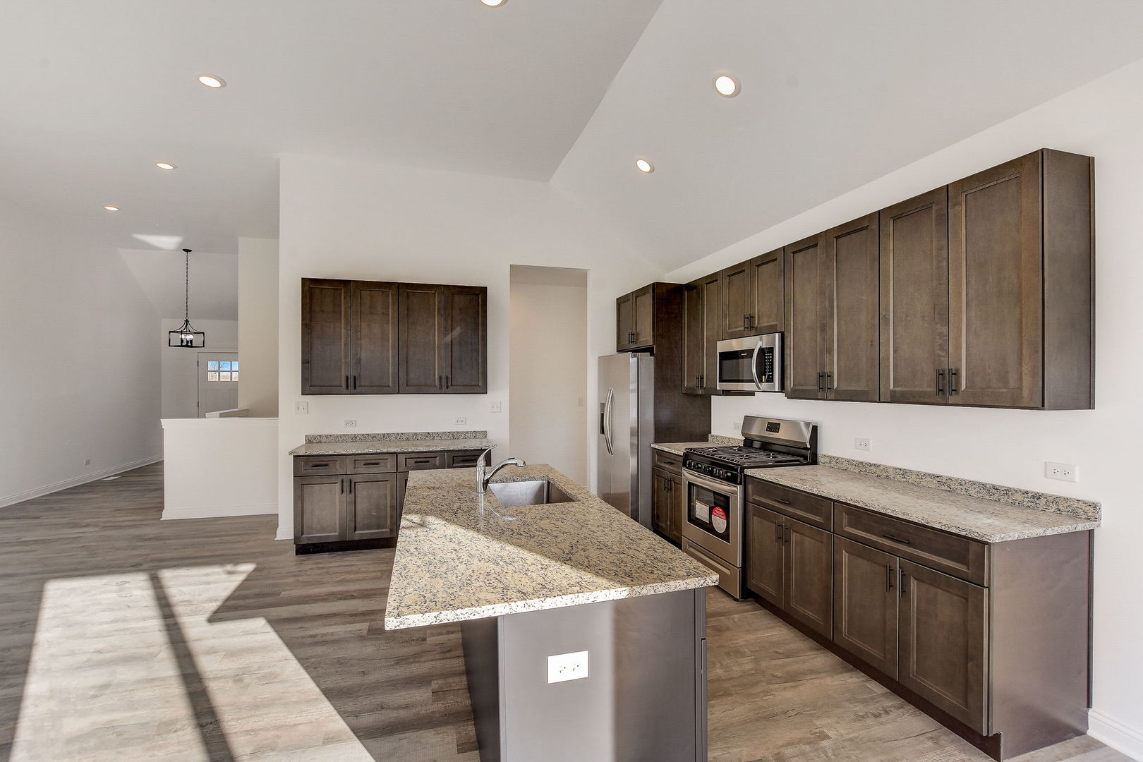 20813 Elwood Street Property Photo 17