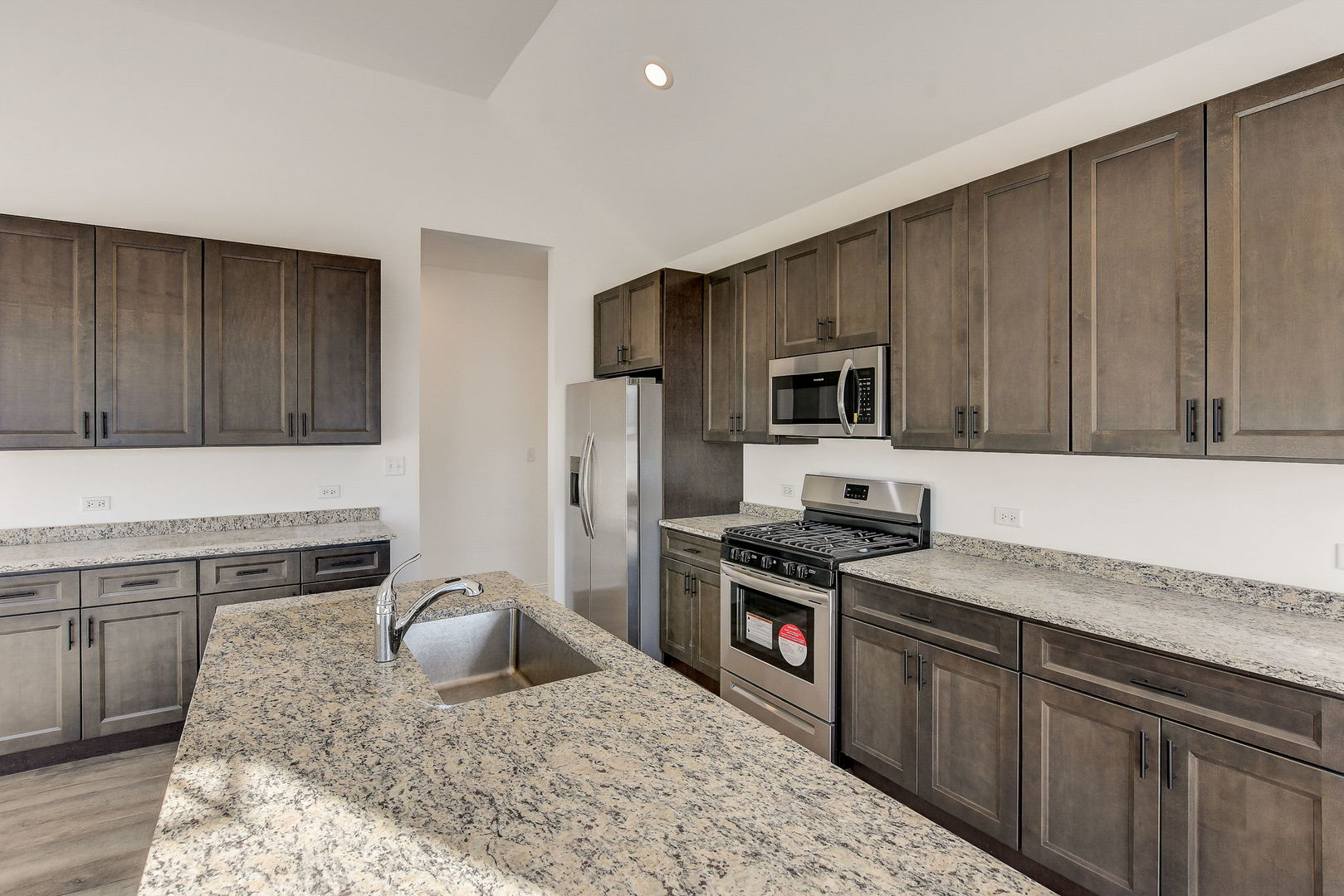 20813 Elwood Street Property Photo 18