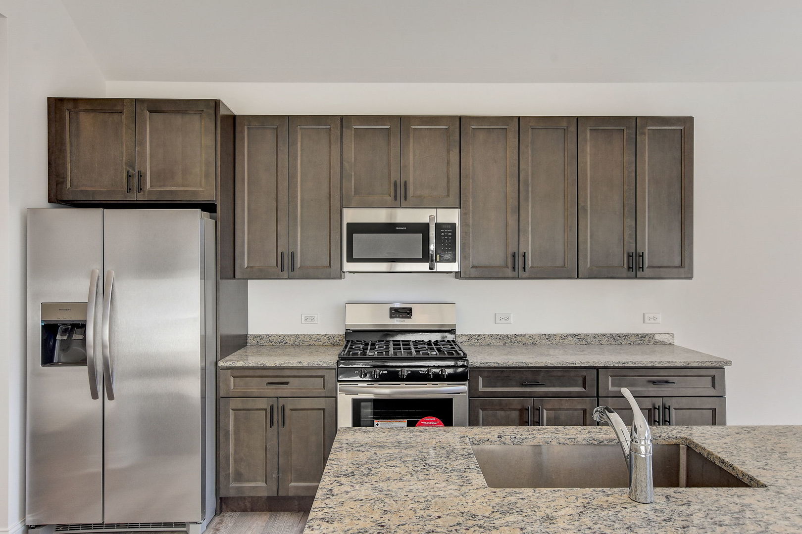 20813 Elwood Street Property Photo 19