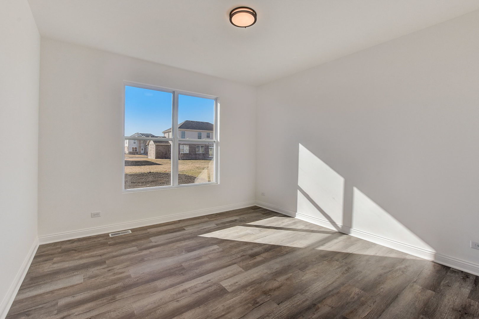 20813 Elwood Street Property Photo 24
