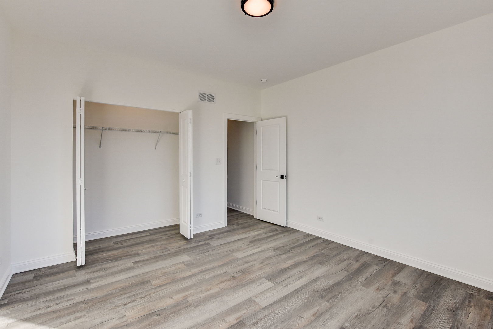 20813 Elwood Street Property Photo 25