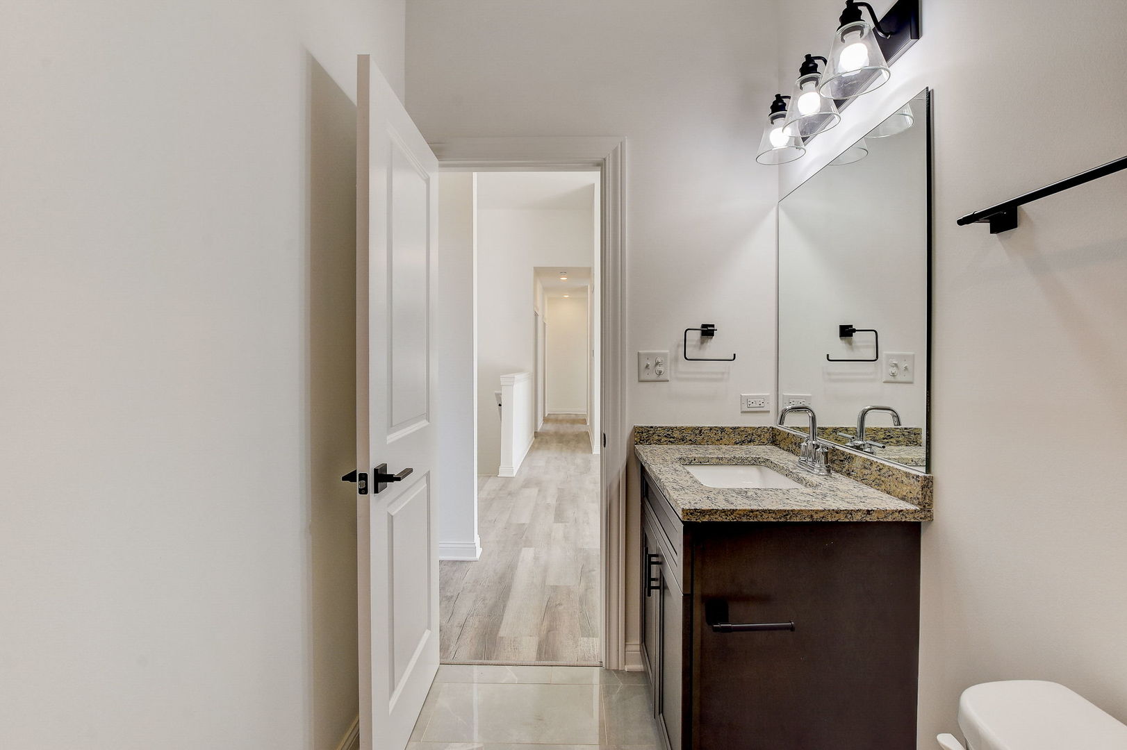 20813 Elwood Street Property Photo 26