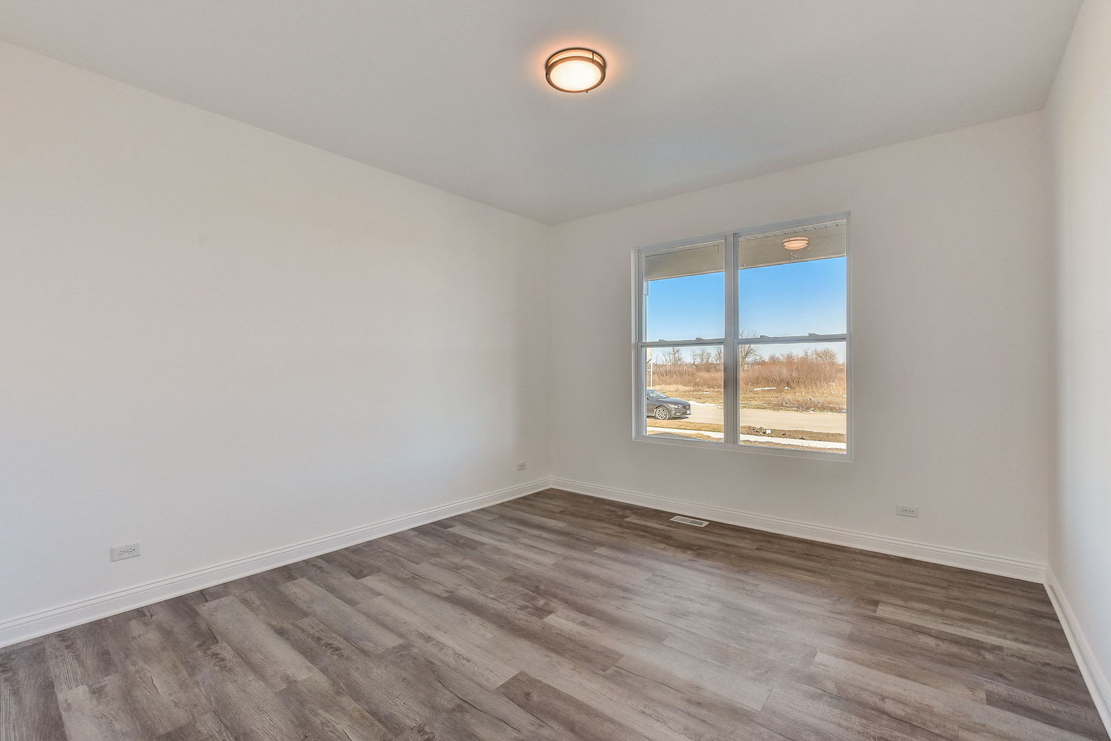 20813 Elwood Street Property Photo 28