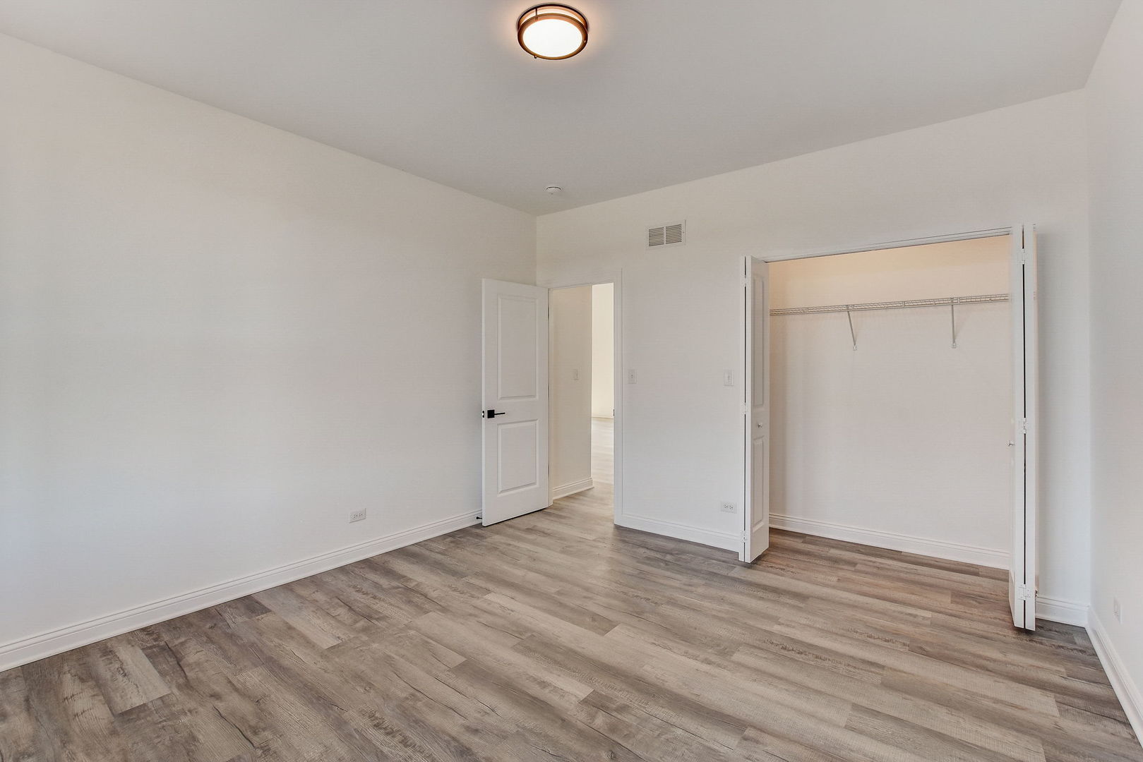 20813 Elwood Street Property Photo 29