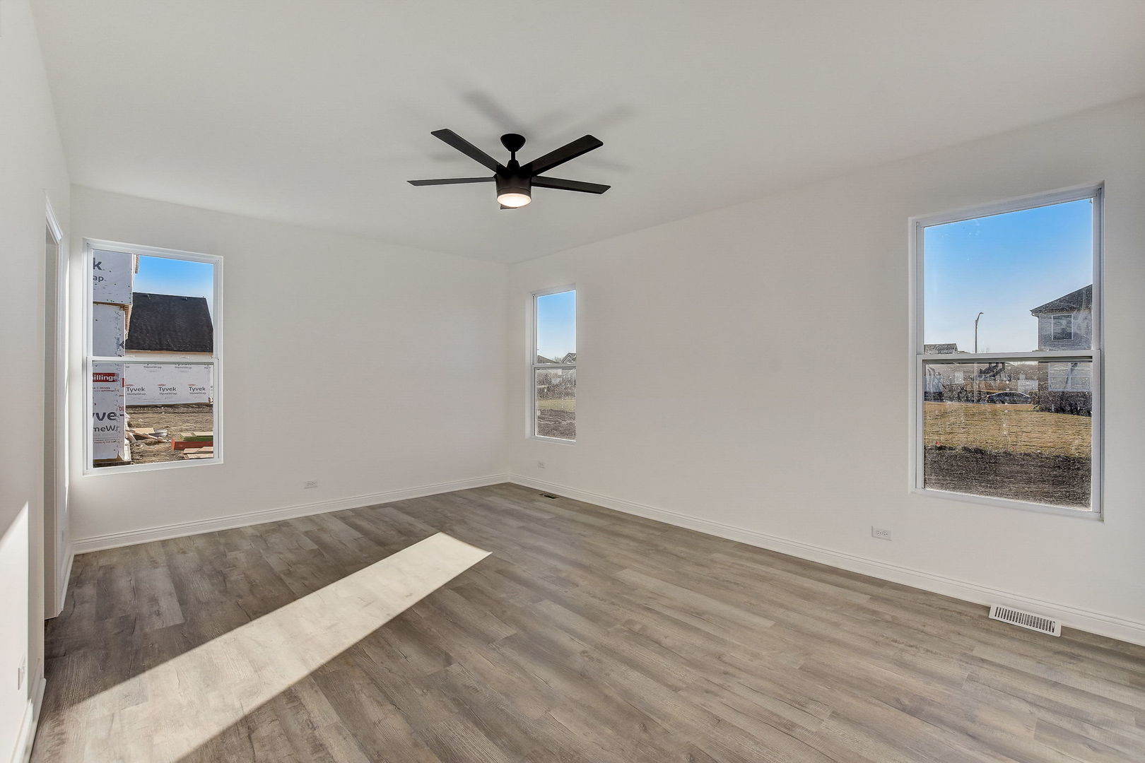 20813 Elwood Street Property Photo 32