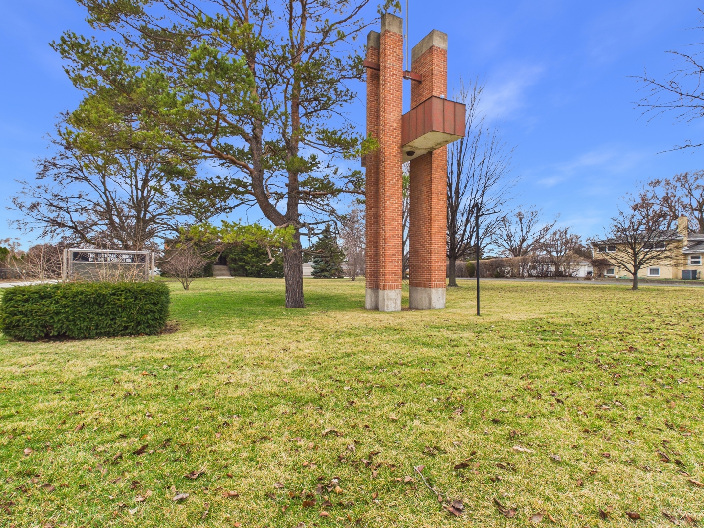 8450 N Shermer Road Property Photo 27