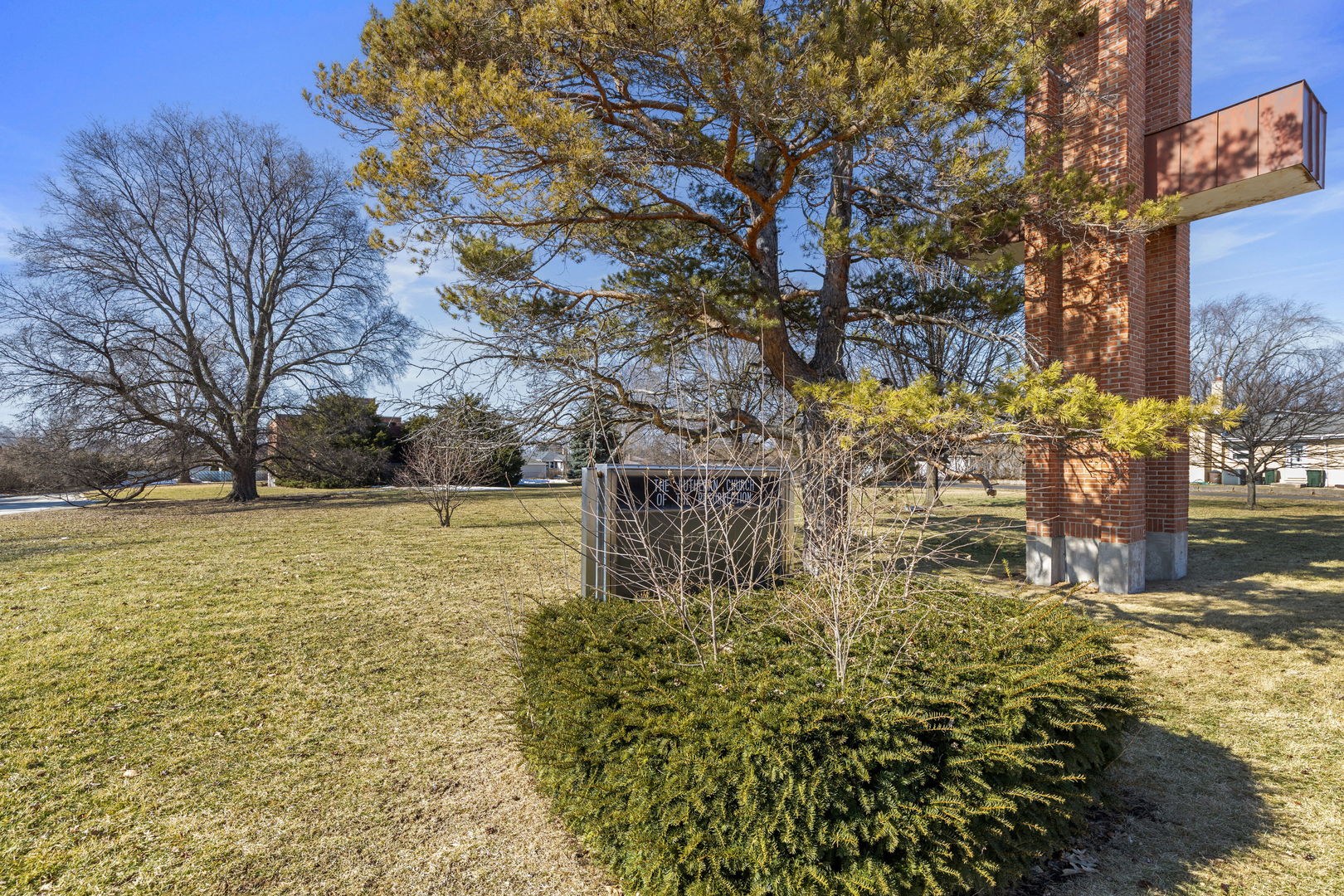 8450 N Shermer Road Property Photo 28