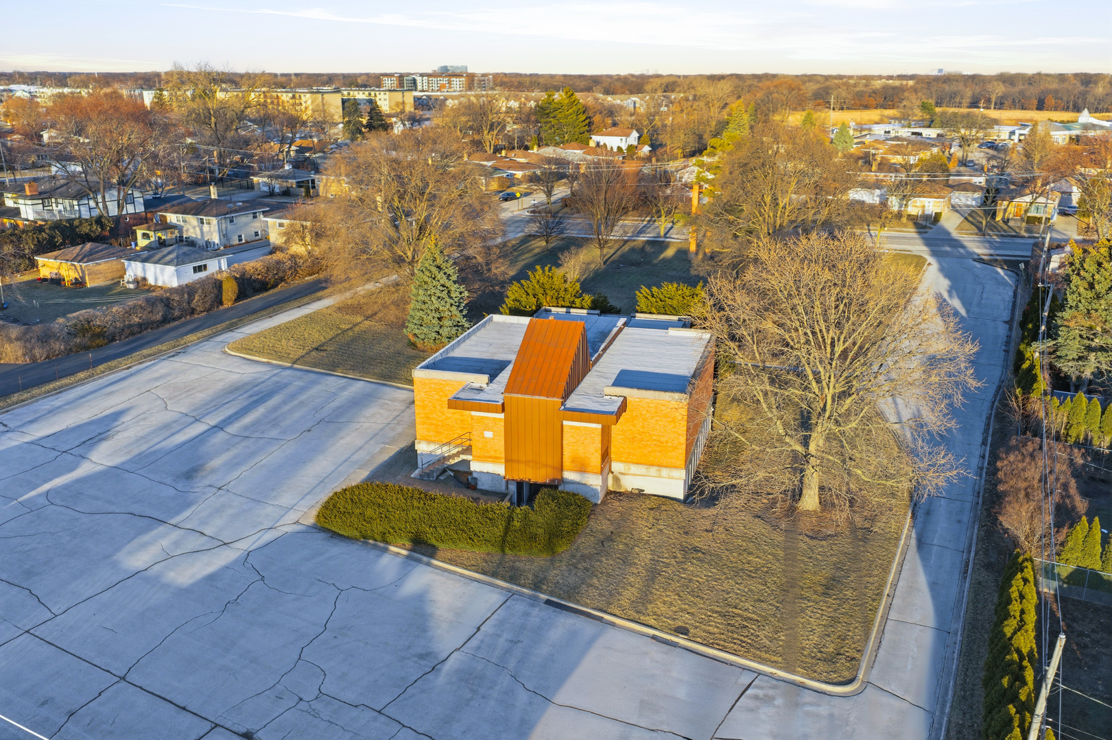 8450 N Shermer Road Property Photo 34
