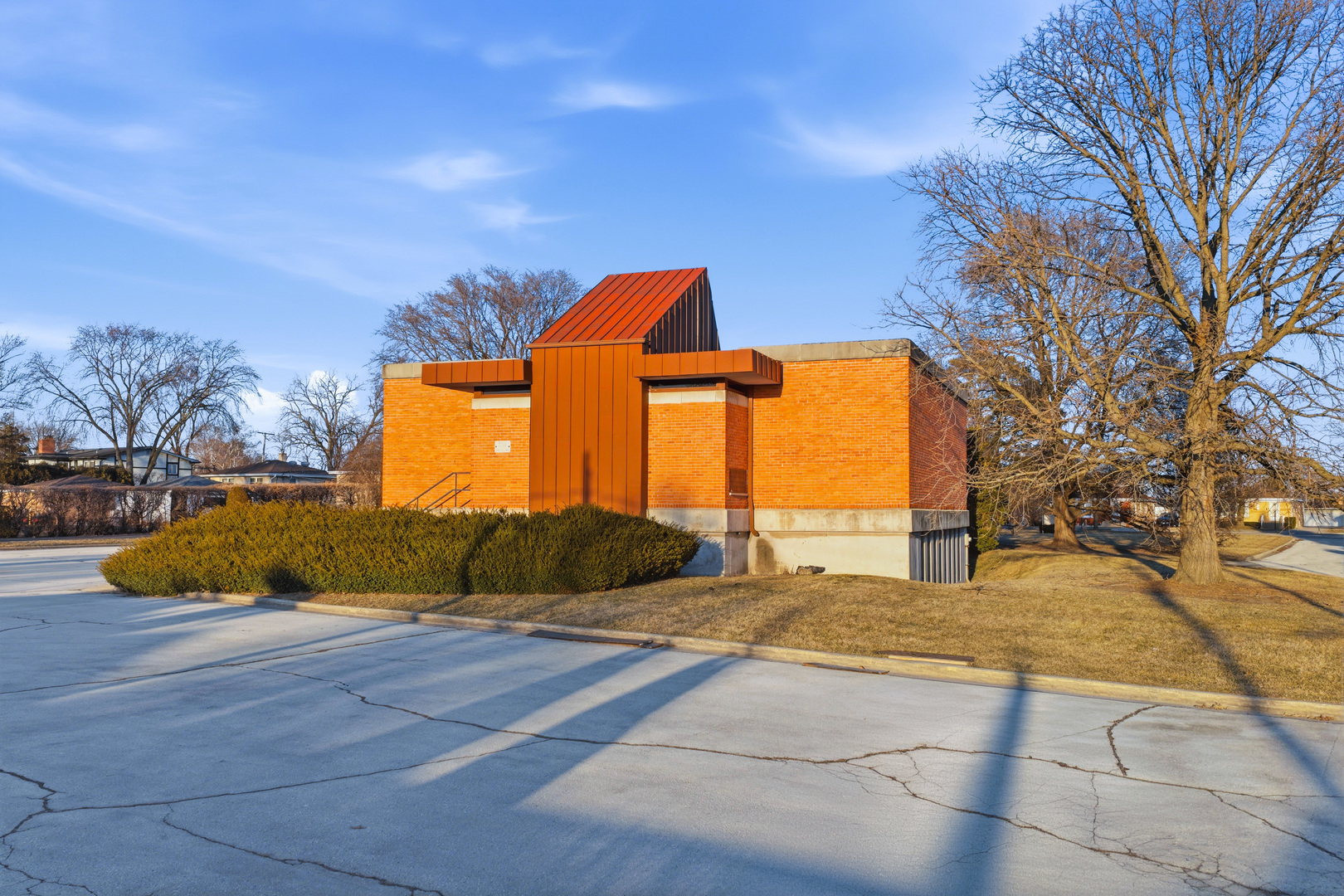 8450 N Shermer Road Property Photo 35