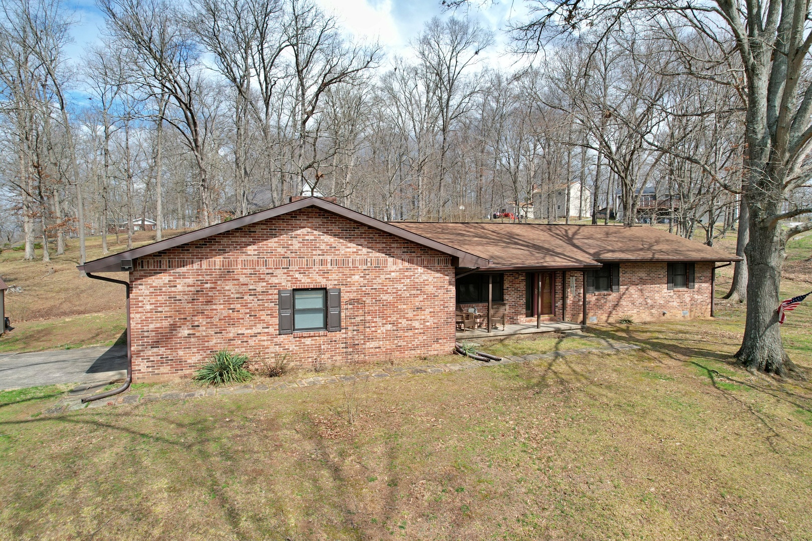 390 Hensley Hills Drive Property Photo 1