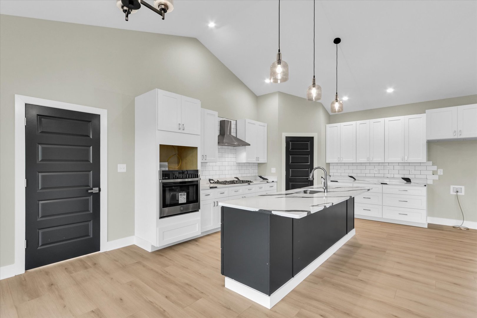 2834 Stone Creek Boulevard Property Photo 13