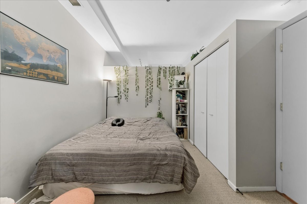 208 W Washington Street 2007 Property Photo 14
