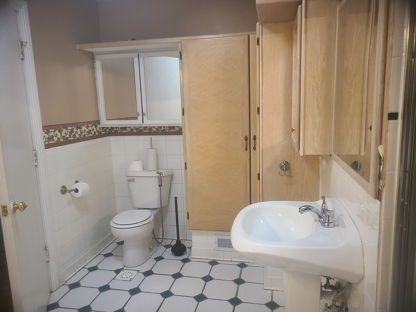 630 Whitney Avenue Property Photo 27