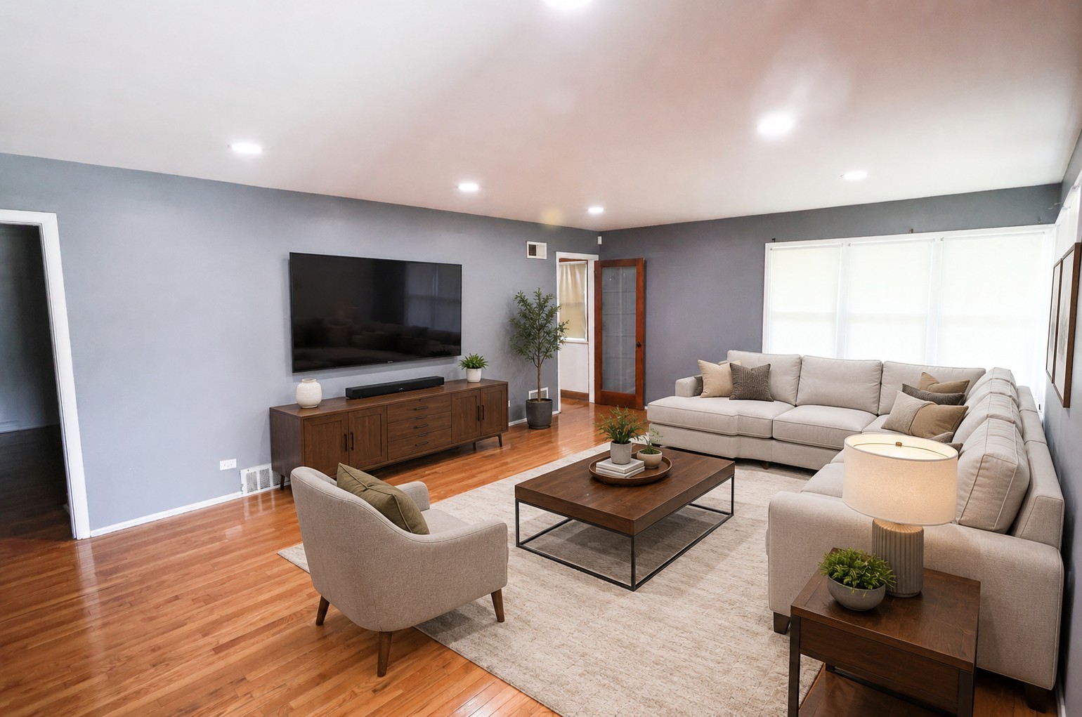 17405 Longfellow Avenue Property Photo 2