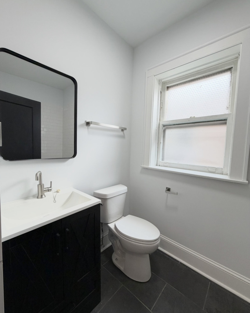 7712 S Jeffery Boulevard 3 Property Photo 8