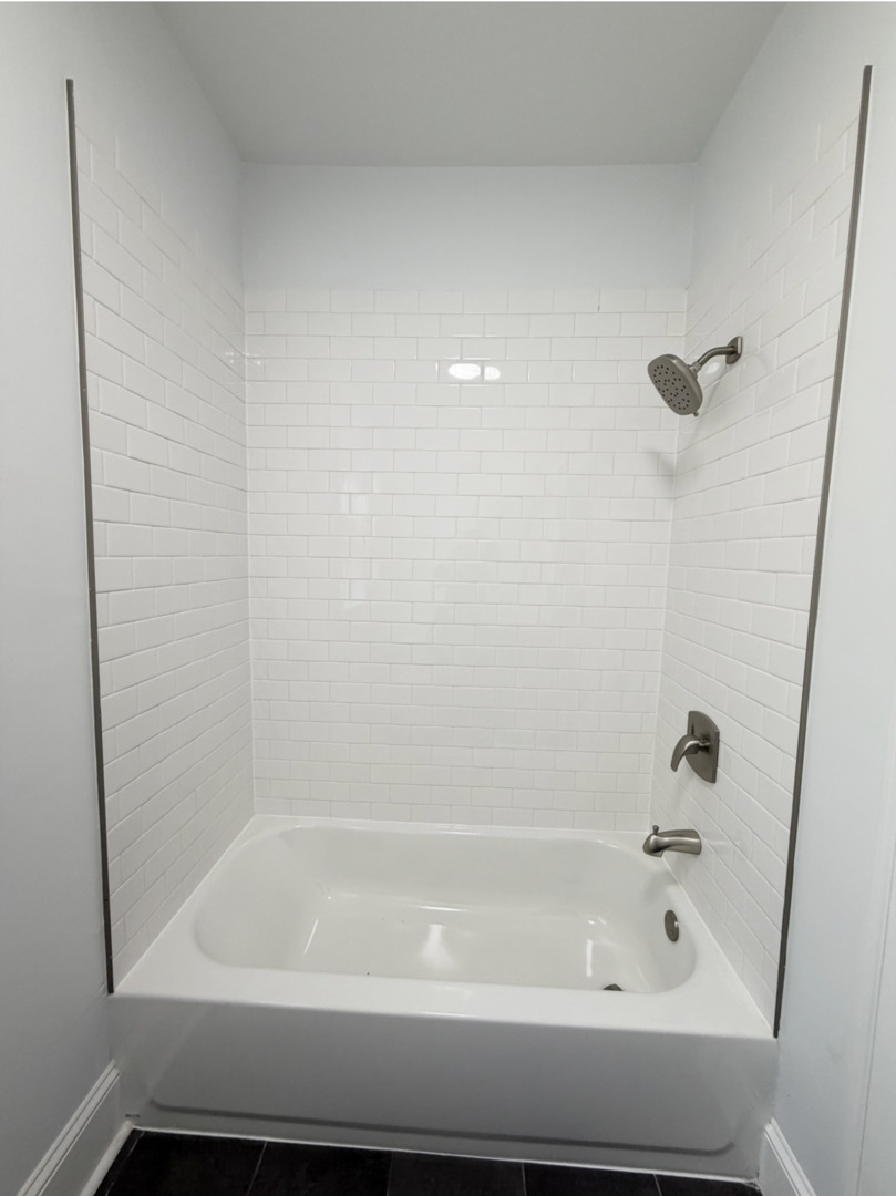 7712 S Jeffery Boulevard 3 Property Photo 9