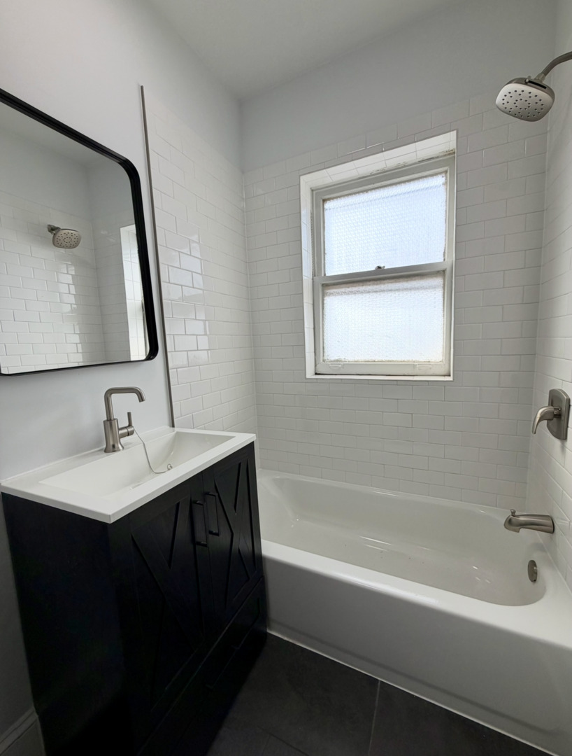 7712 S Jeffery Boulevard 3 Property Photo 11