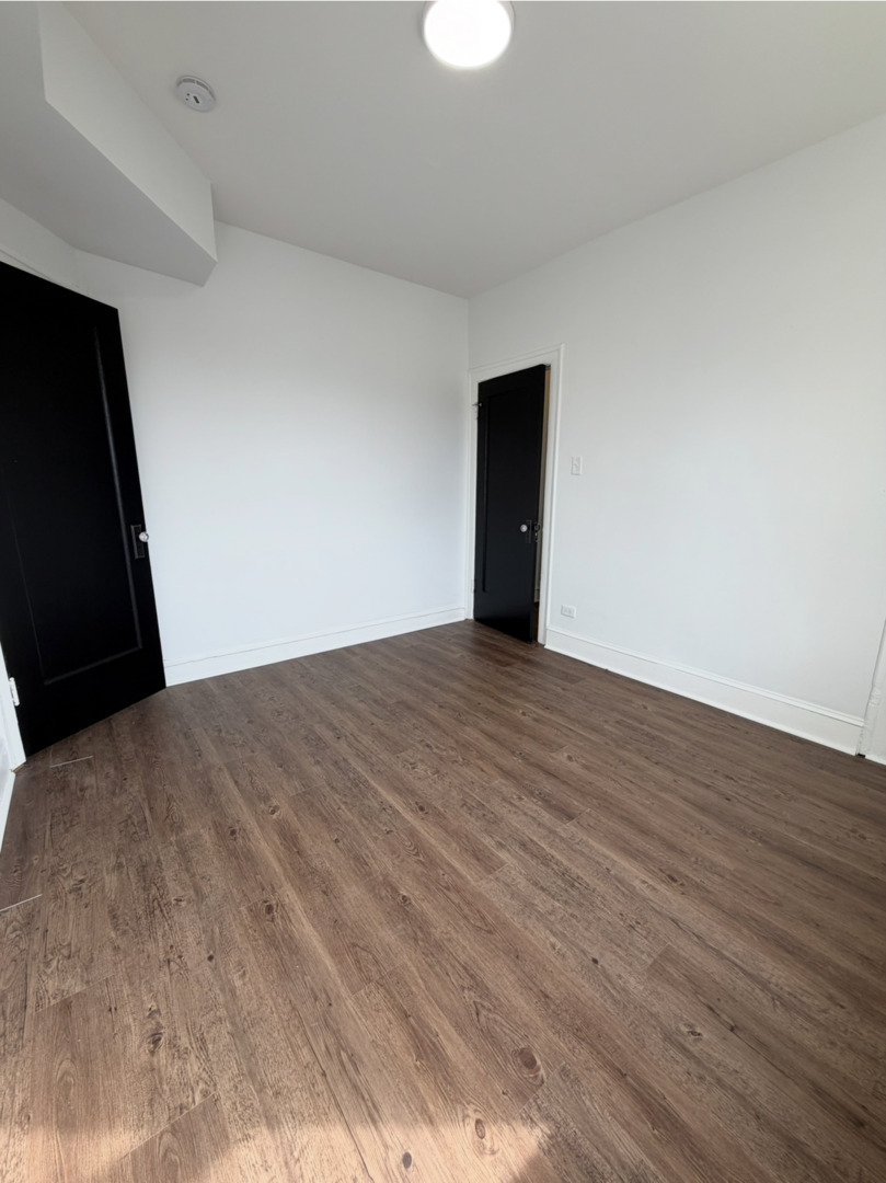 7712 S Jeffery Boulevard 3 Property Photo 12