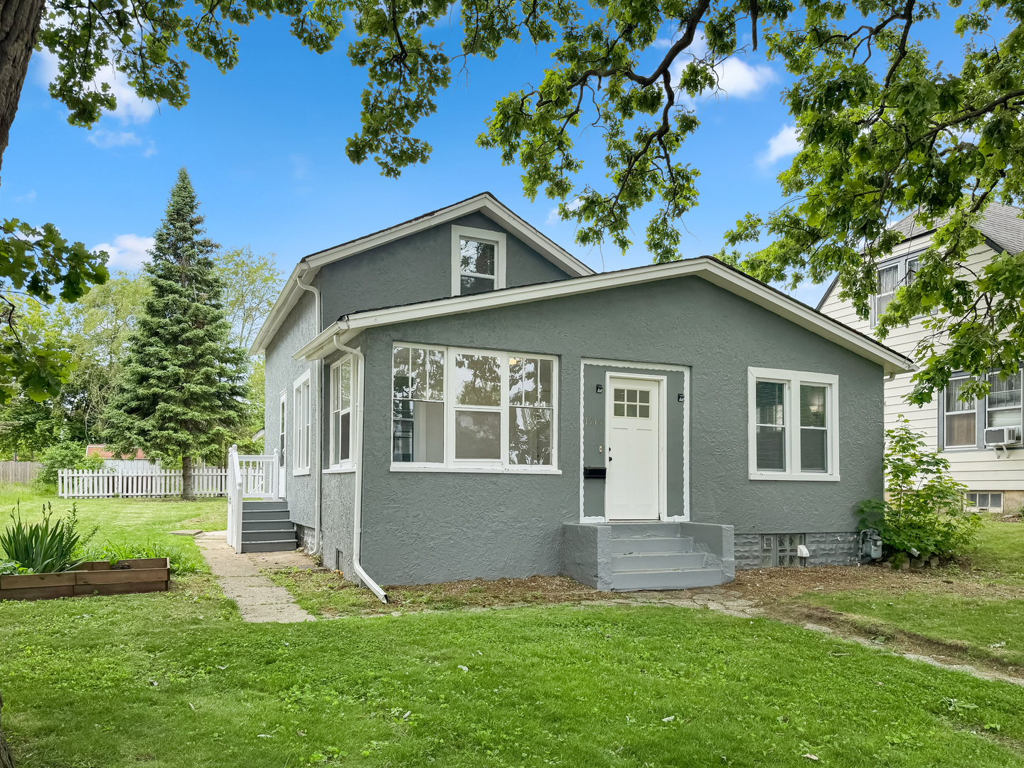 1910 Elim Avenue Property Photo 1