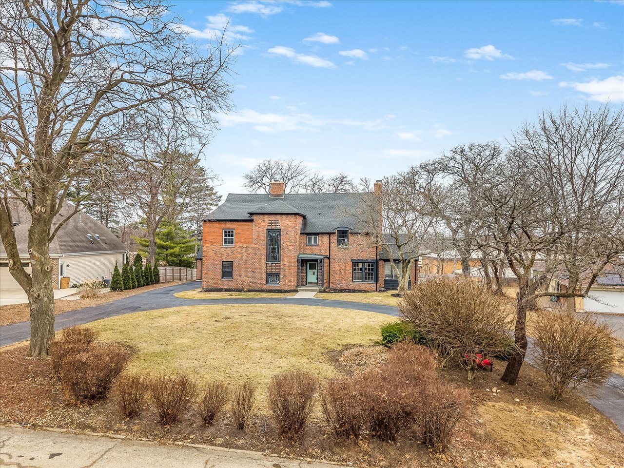 2014 Glenview Road Property Photo 2