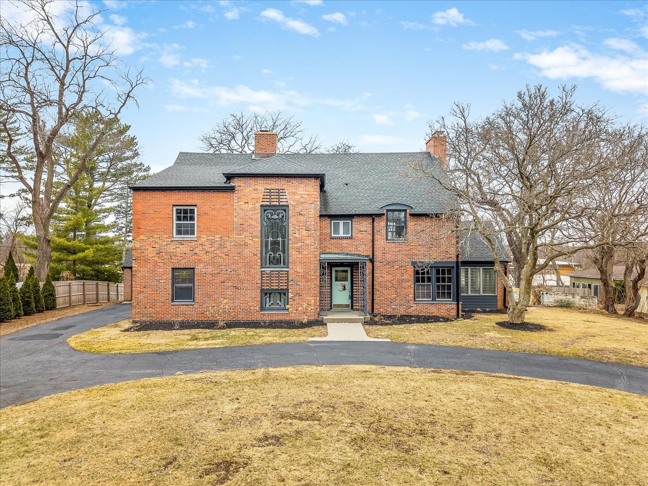 2014 Glenview Road Property Photo 5