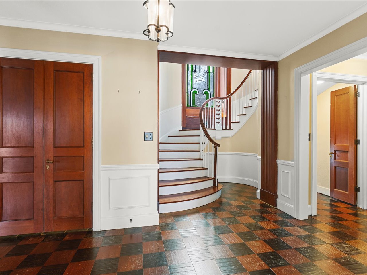 2014 Glenview Road Property Photo 9