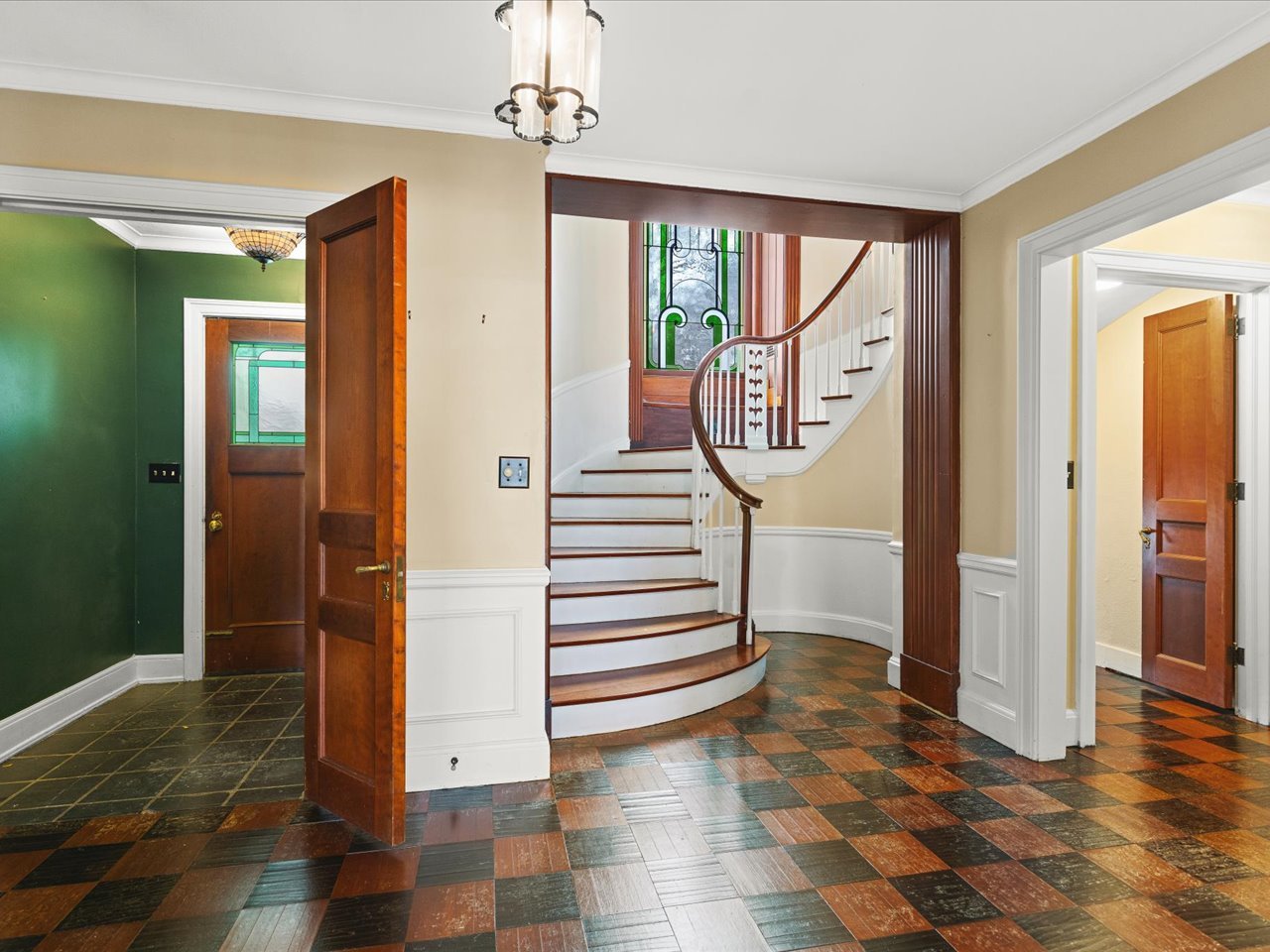2014 Glenview Road Property Photo 10