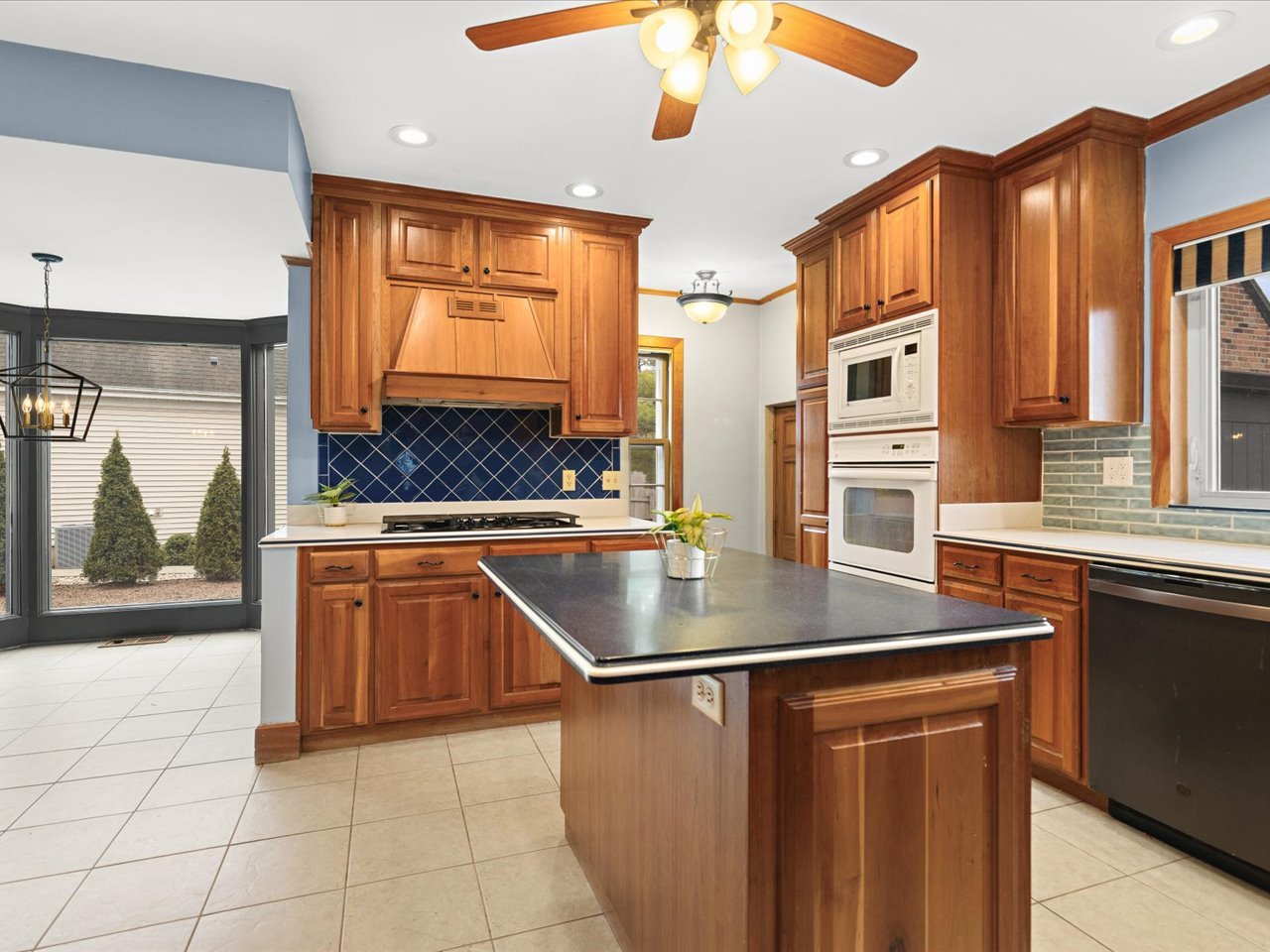2014 Glenview Road Property Photo 25