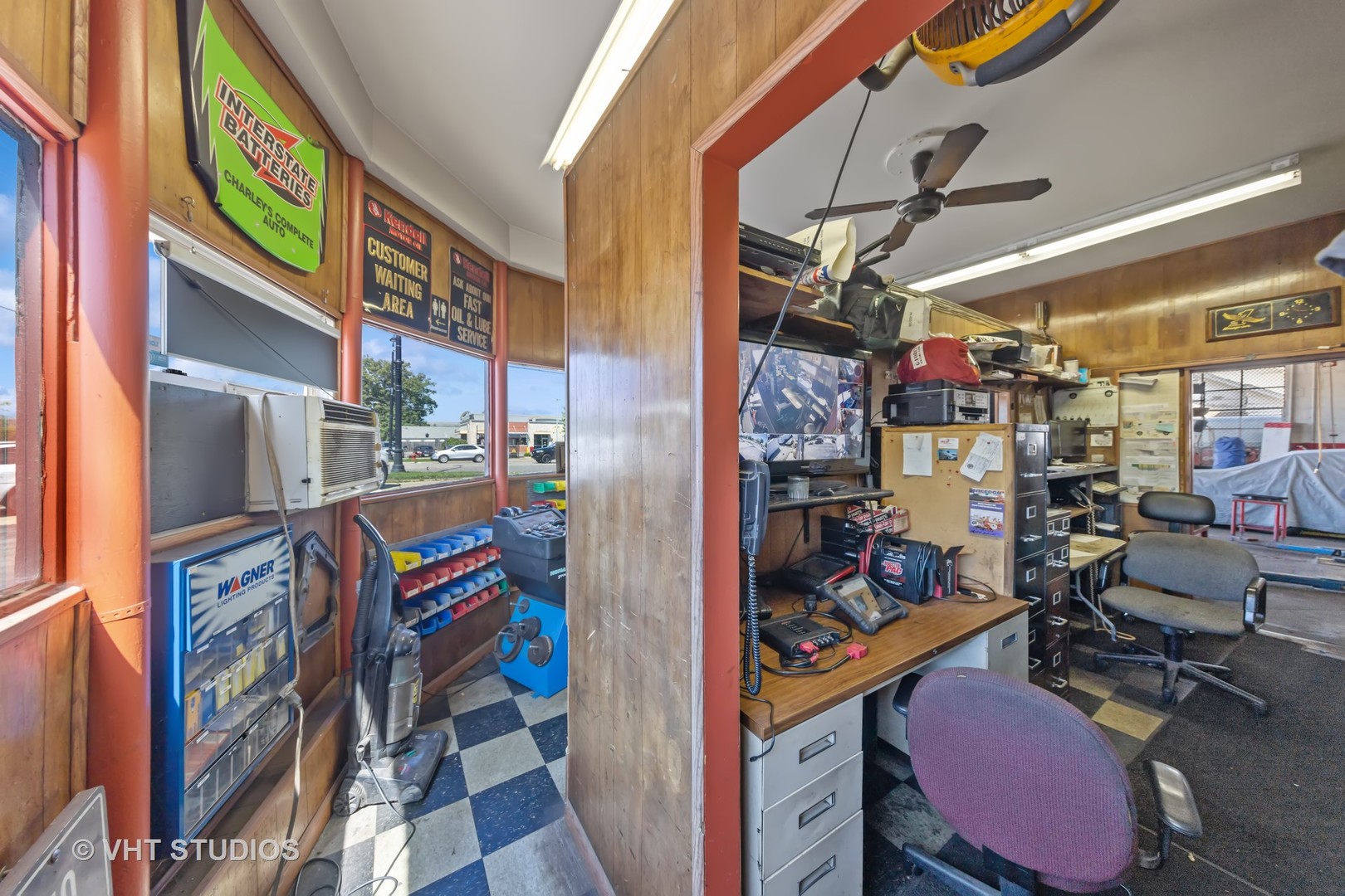 11849 S Pulaski Road Property Photo 8