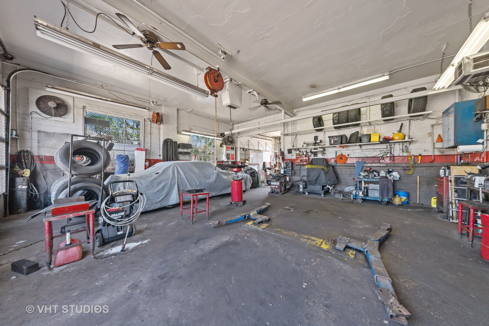 11849 S Pulaski Road Property Photo 12