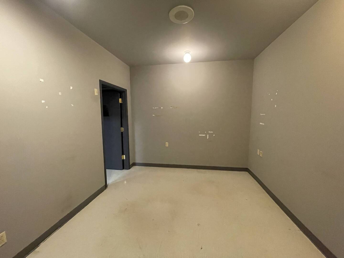309 S Neil Street Property Photo 18