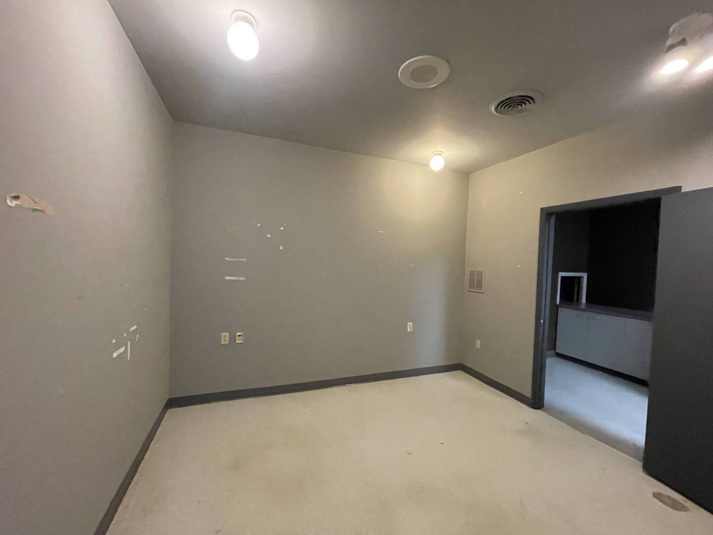 309 S Neil Street Property Photo 21