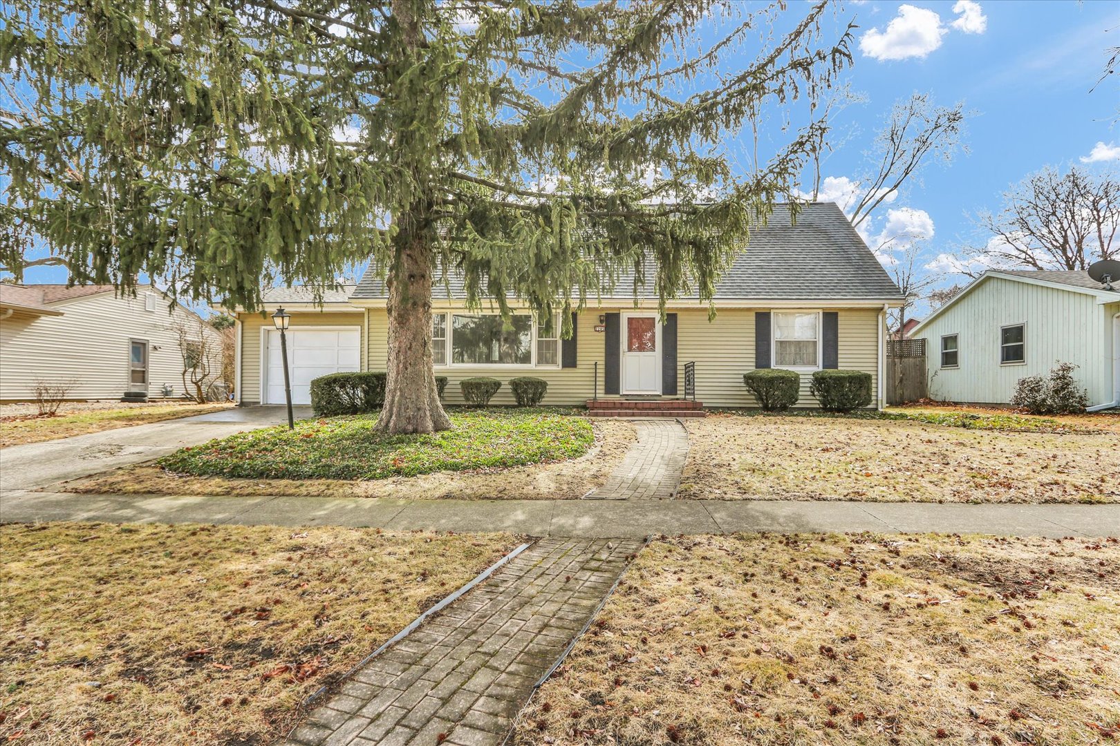 2205 Southmoor Drive Property Photo 1