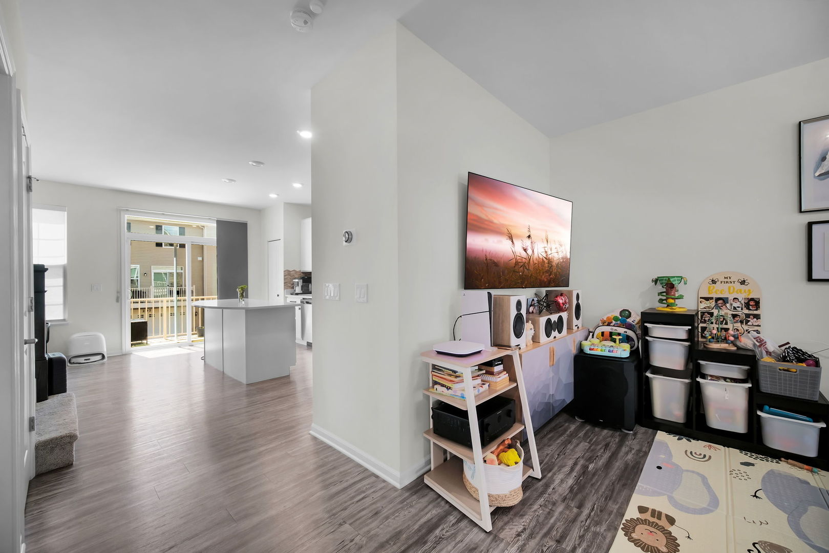 309 Lakeshore Drive Property Photo 6