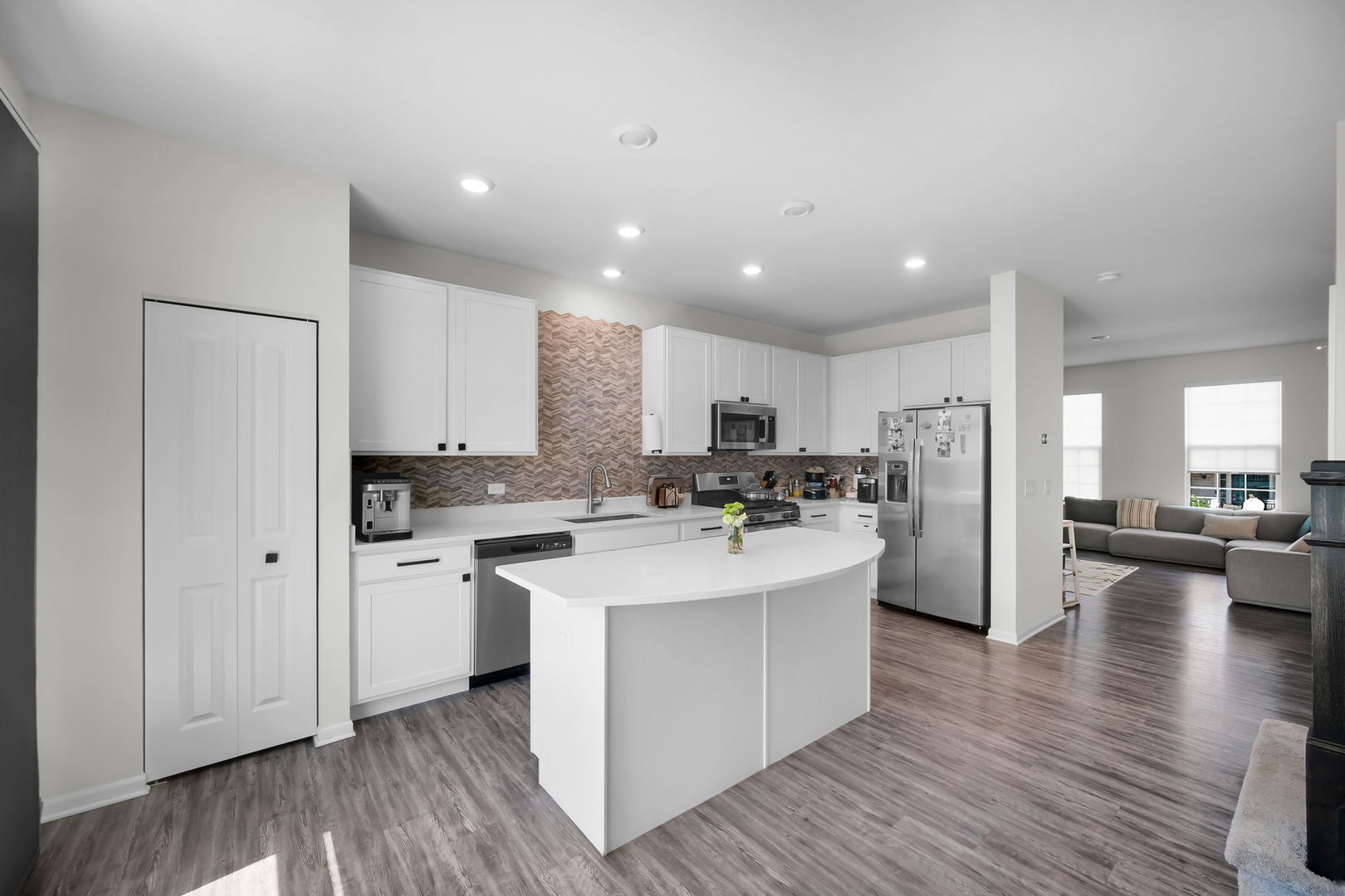 309 Lakeshore Drive Property Photo 9
