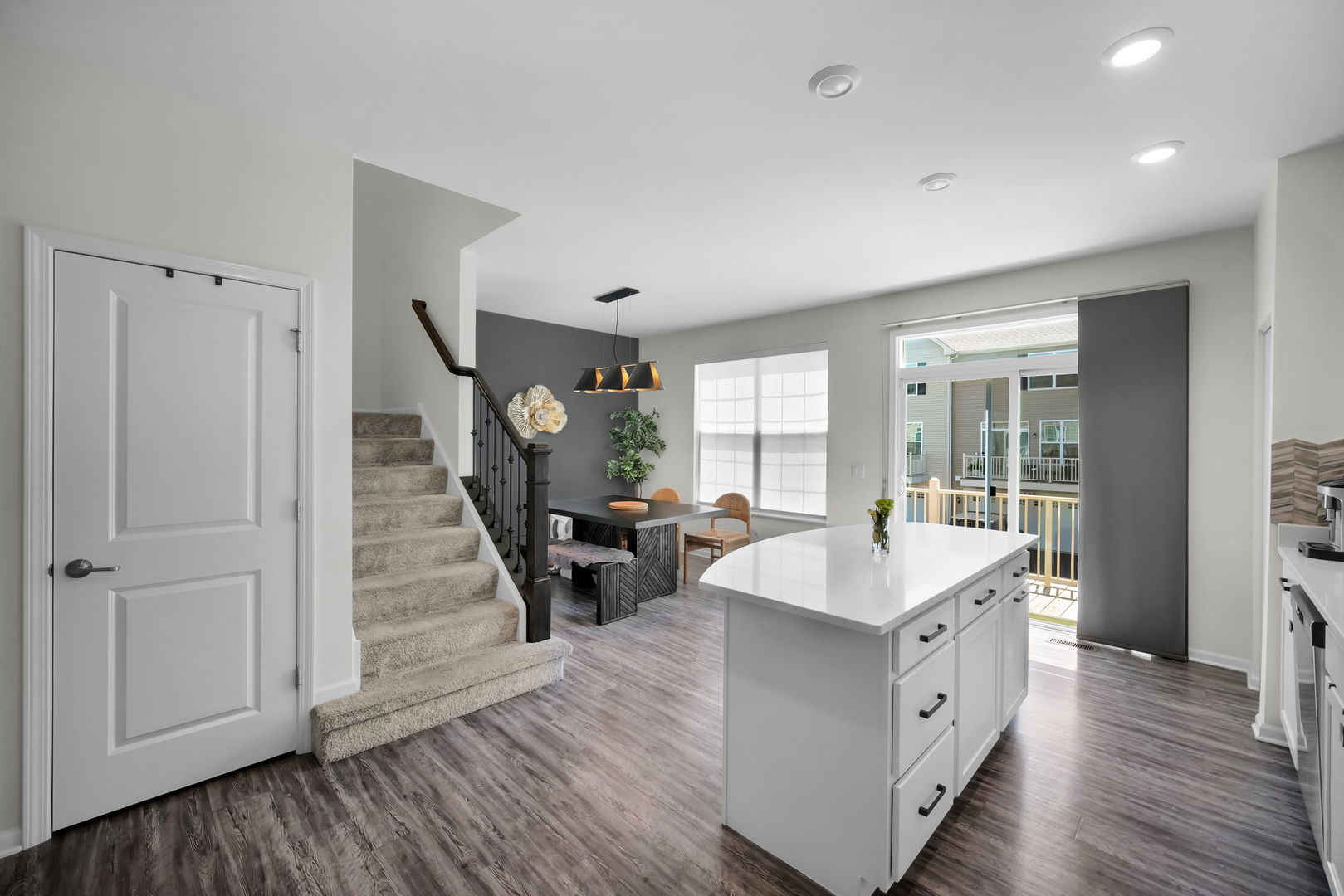 309 Lakeshore Drive Property Photo 10